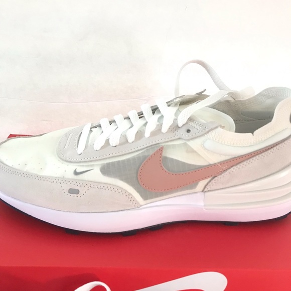 NWT Nike Women’s Waffle One Shoes Size: 11 - Picture 2 of 13